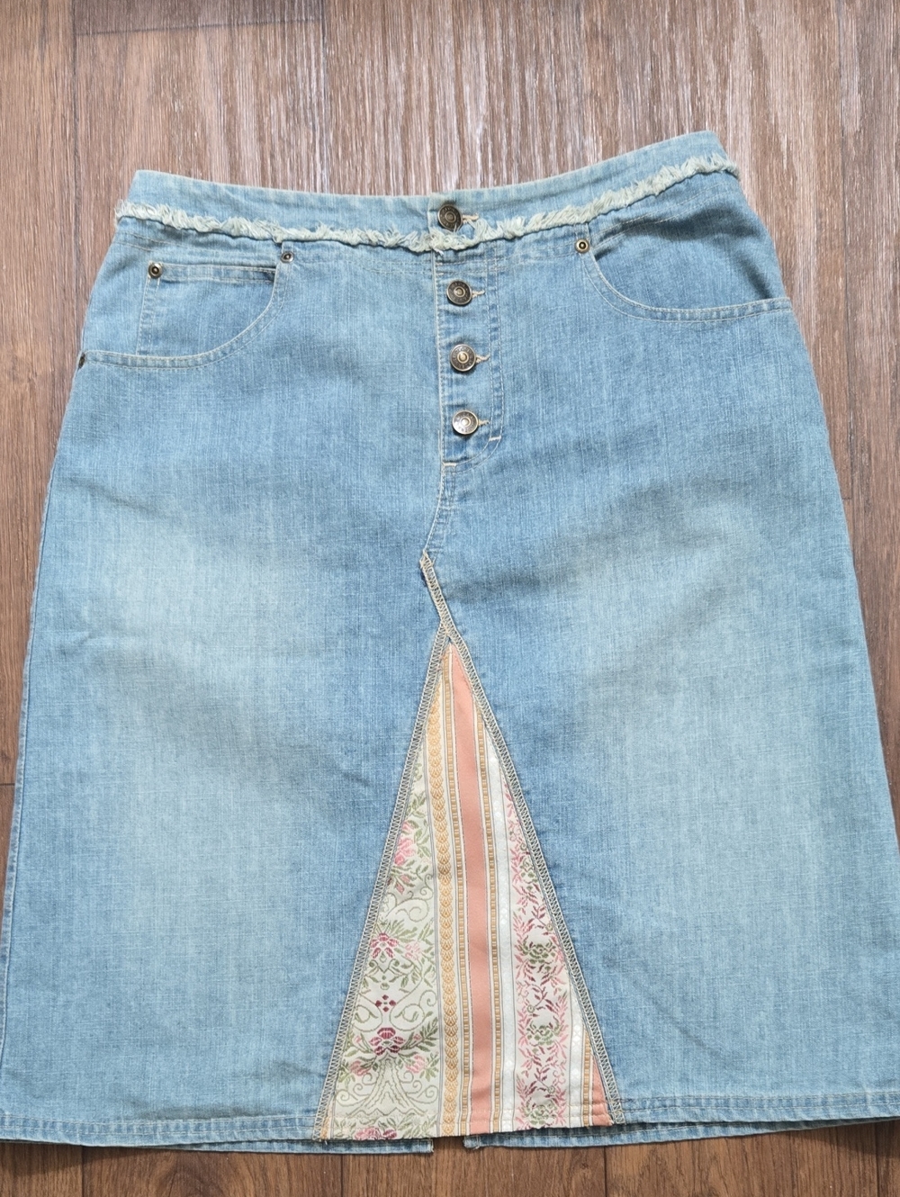Gloria Vanderbilt Light Blue Denim Midi Skirt with Floral Panel